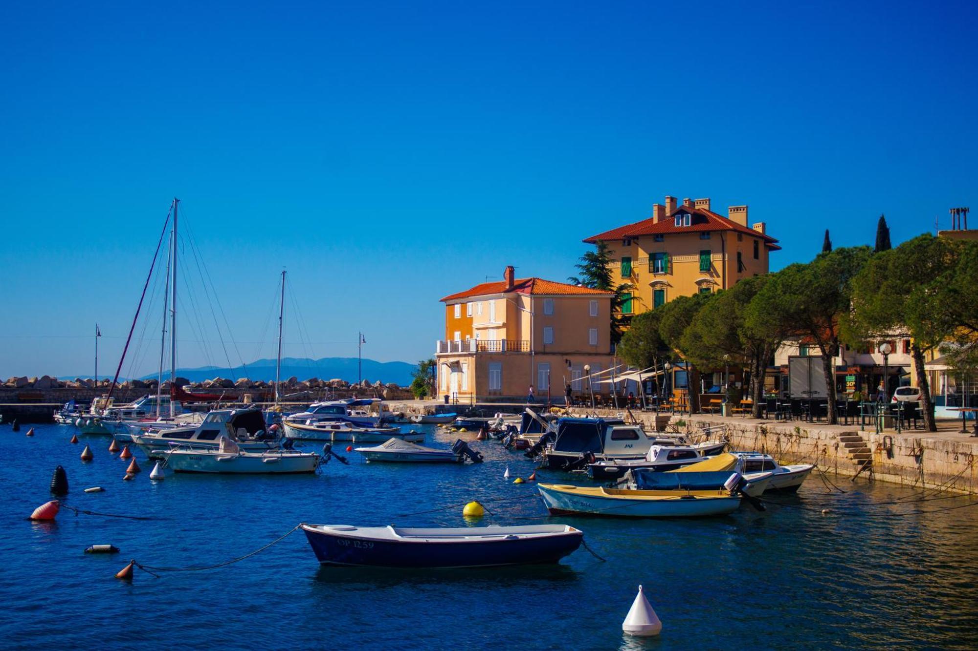 Villa Volos With Roof Terrace, Sea View, Free Private Parking โอปาติยา ภายนอก รูปภาพ