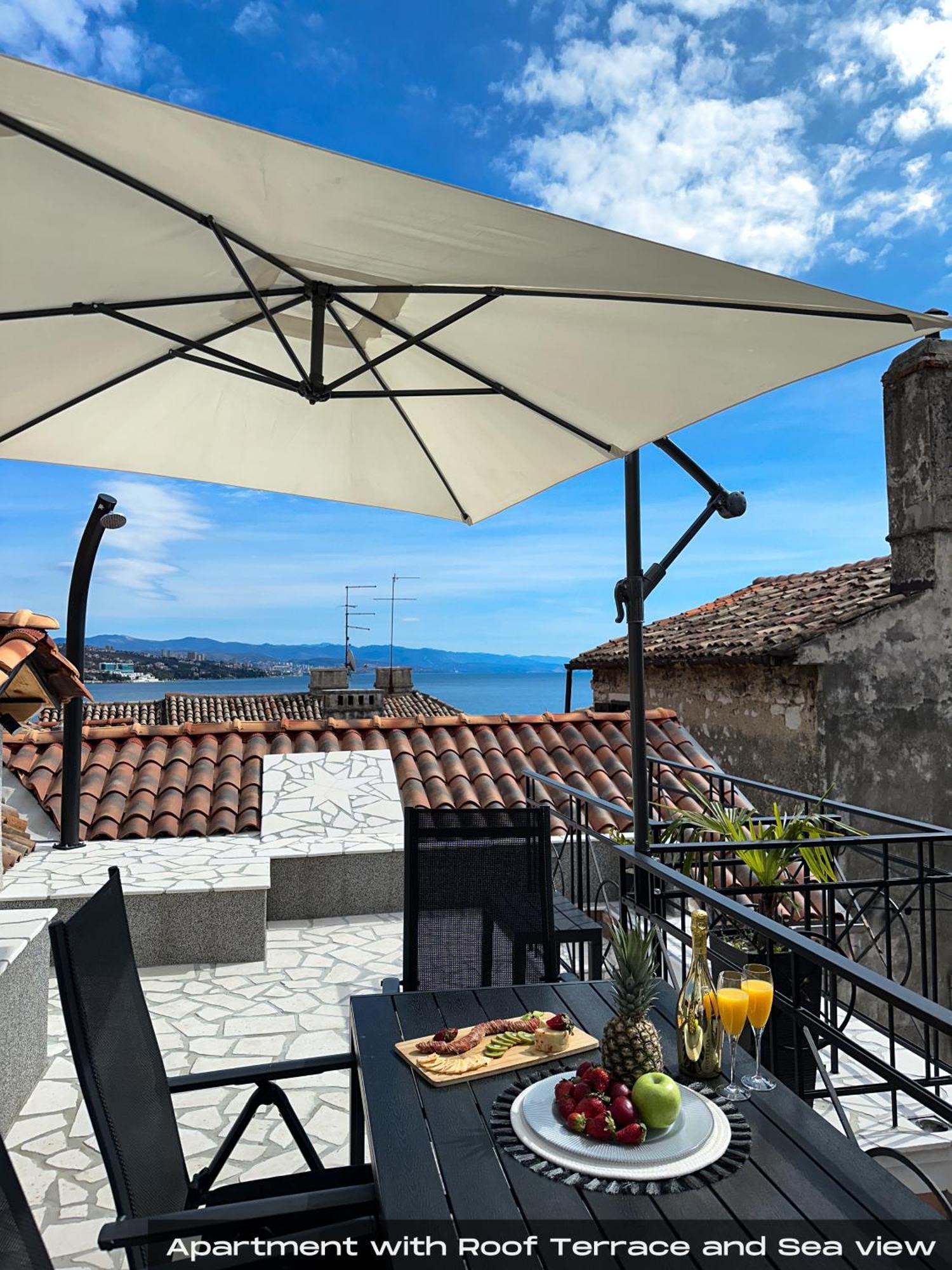 Villa Volos With Roof Terrace, Sea View, Free Private Parking โอปาติยา ภายนอก รูปภาพ