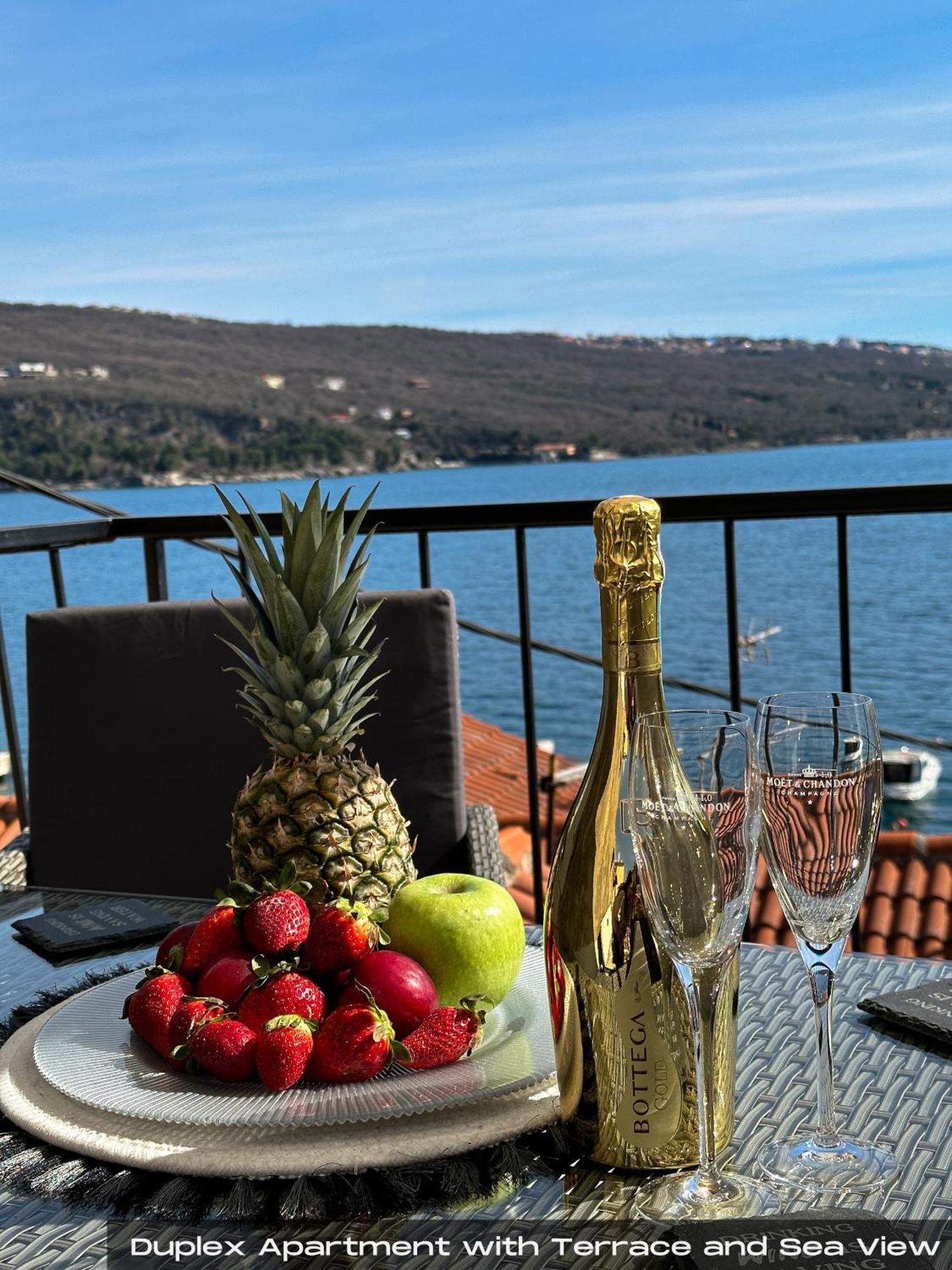 Villa Volos With Roof Terrace, Sea View, Free Private Parking โอปาติยา ภายนอก รูปภาพ