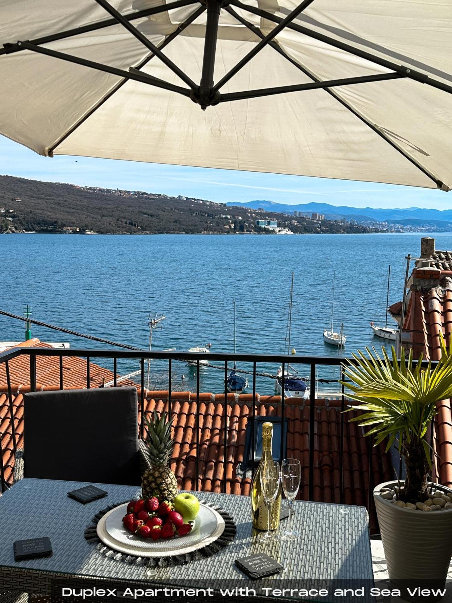 Villa Volos With Roof Terrace, Sea View, Free Private Parking โอปาติยา ภายนอก รูปภาพ